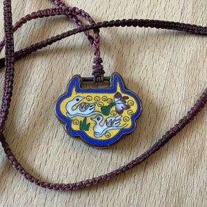 Antique enamel Cloisonné Japanese Chinese necklace rope cord cloth chain swan crane bird decal vintage pendant hand painted ornate locket