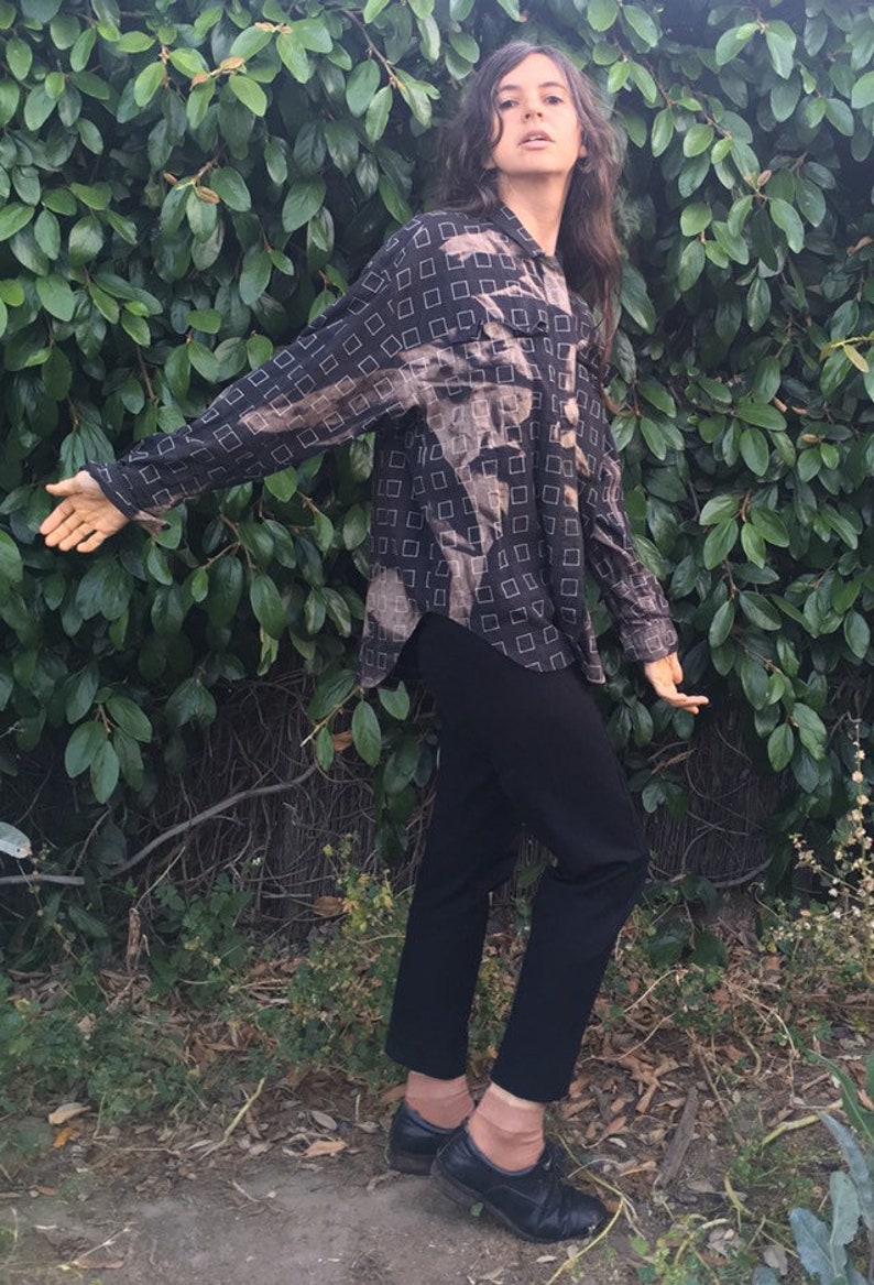 Vintage 80s liz Claiborne liz sport black white cotton geometric boxy square print blouse button up down unisex back vent 1980s vtg L bleach