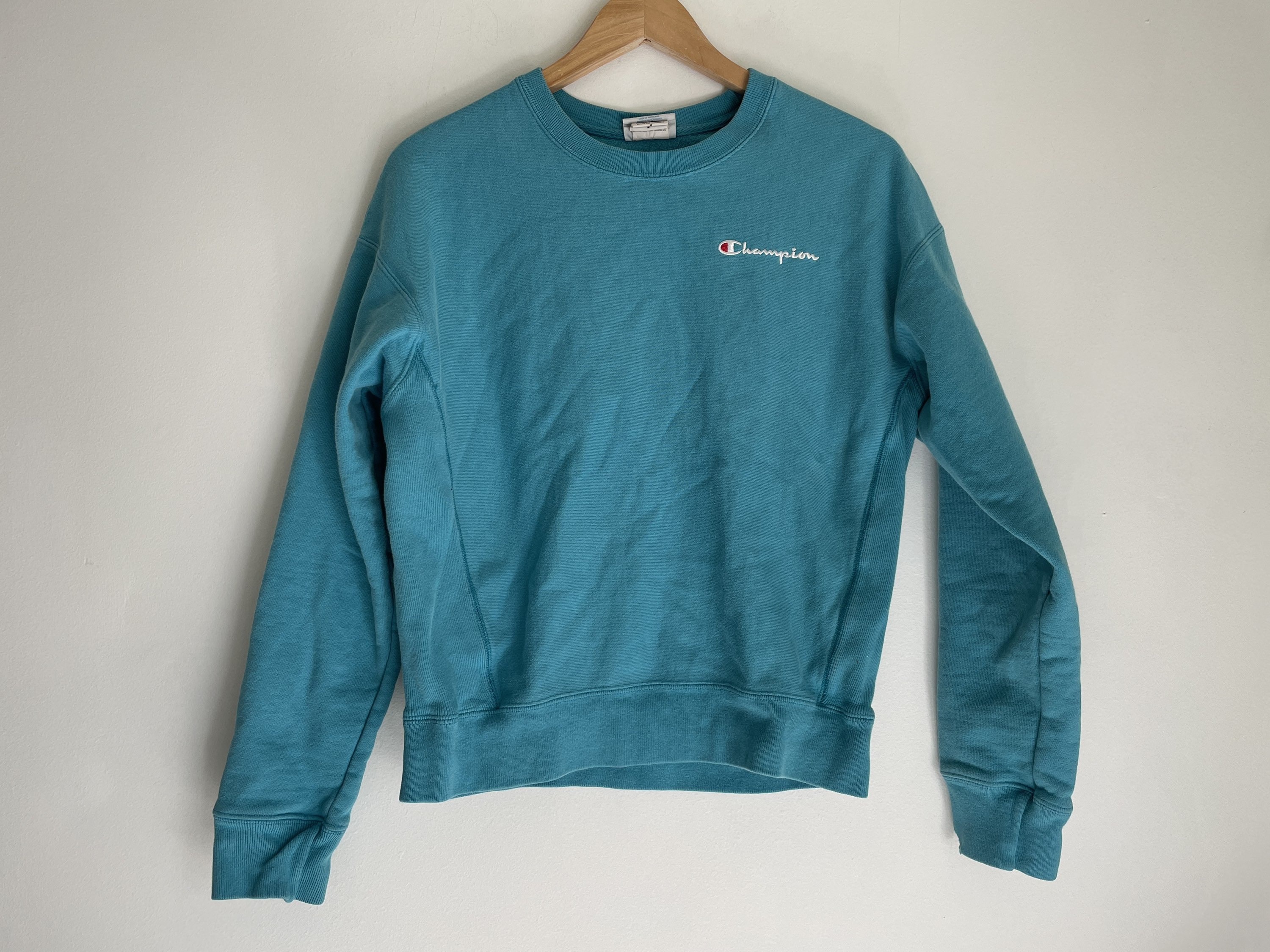 ShockValueVtg Vintage Champion Pullover Sweatshirt Turquoise Blue Aquamarine Cropped Cotton Medium Reverse Weave Distressed Crewneck Long Sleeve Ladies M