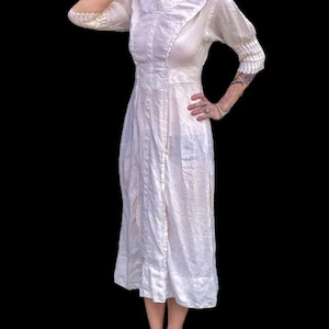 Antique linen ivory 1910s ww1 Titanic Era tea dress ornate lace crochet trim 3/4 sleeves mid calf vintage 6 7 8 9 29 28 bone vtg cottagecore