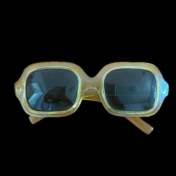 Polaroid Cool Ray Oversize Sunglasses See Through Yellow  display picture 2