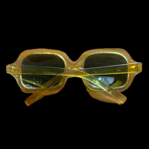Polaroid Cool Ray Oversize Sunglasses See Through Yellow  display picture 3