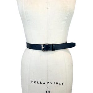 Cinturón ancho de piel negra Comme Des Garcons, piel de vacuno maciza, hebilla cuadrada plateada, logotipo estampado, fabricado en Francia, lujo, 28 29 30 31 32, japonés