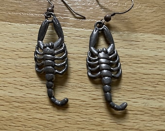 Orecchini Scorpione In Argento: Gioielli Zodiacali In Peltro - Foto 6