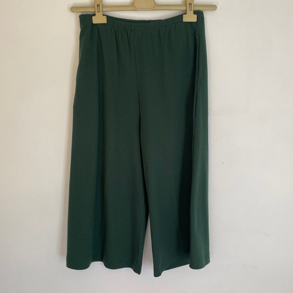 Vintage United Colors of Benetton forest green gaucho sweatpants wide leg cropped lounge pants comfy elastic waist solid 90s UCB made in USA