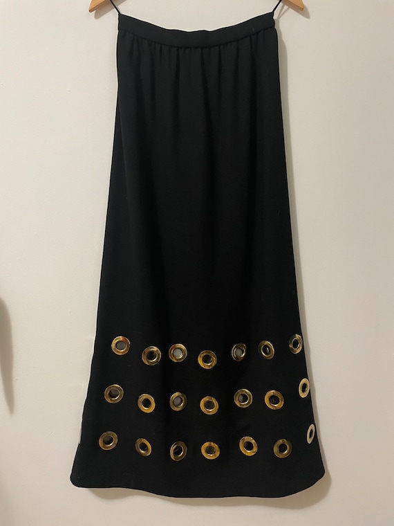 Black flowy skirt 60s deals