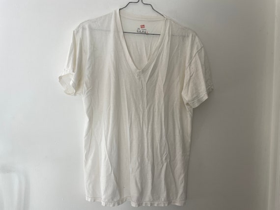 Single Needle Stitching White V Neck Classic T Shirt Undershirt 100% Cotton  Distressed Worn Paper Thin Vintage Vee Tee Large Made in USA 90s - Etsy