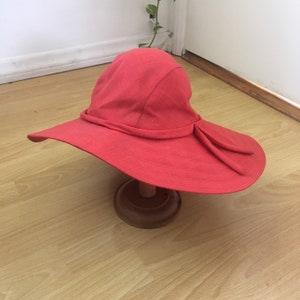 60s red cloth sun hat Debway medium cotton linen quilted brim