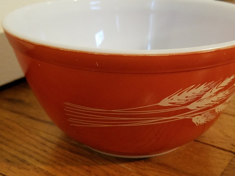 Vintage Autumn Harvest Pyrex Rust Dark Brown Small Mixing Bowl 402