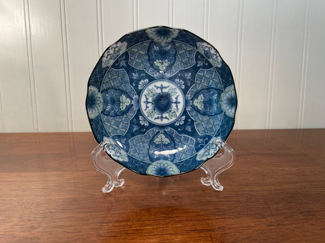 Signed Hijiri Gama Japanese Porcelain Bowl, 4.75