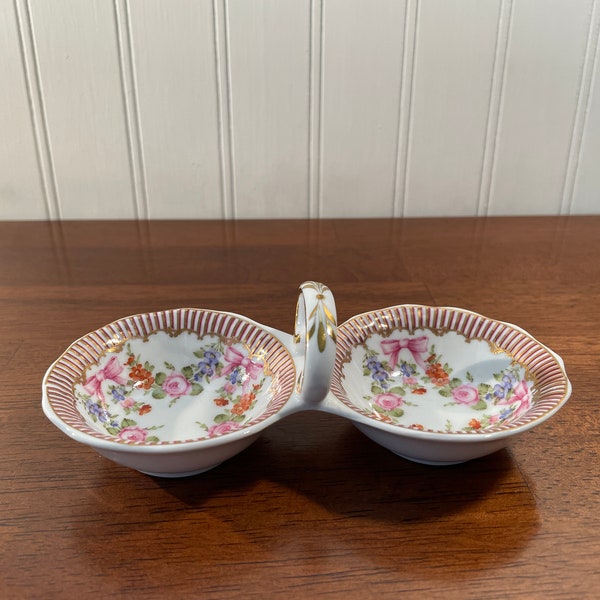 Limoges France Peint Main Trinket Dish with Handle, 5.75"L Pink White Floral Porcelain, Gold Gilt Blue Flowers, Candy Jewelry Ring Holder