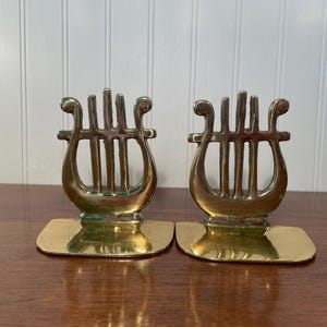 Set of 2 Brass Harp Lyre Bookends, Shiny Gold Musical Symbol, Music Lover Gift, Metallic Library Decor