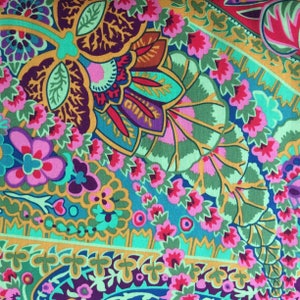 PAISLEY JUNGLE Green GP60 Kaffe Fassett  - Sold in 1/2 yd increments - Multiple units cut as one length