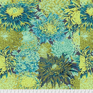 以下が含まれることがあります： 暗い灰色の背景に、青、緑、黄色の菊が繰り返し描かれたシームレスな生地パターンです。