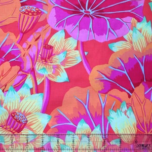 LAKE BLOSSOMS GP93 Magenta Kaffe Fassett - Sold in 1/2 yd increments - Multiple units cut as one length