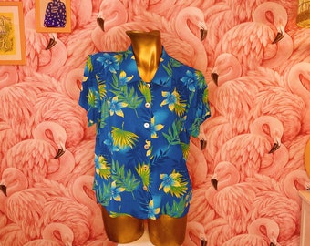 Vintage Hawaiian Button Up Shirt