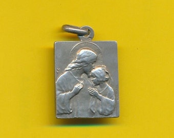 Art Nouveau sterling zilveren bedel religieuze medaille hanger die Jezus en Sint-Jan vertegenwoordigt - communiemedaille (ref 4683)