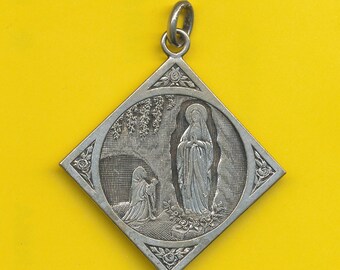 Large silver plated victorian charm religious medal pendant Mary - Our Lady of Lourdes  (ref 4264)