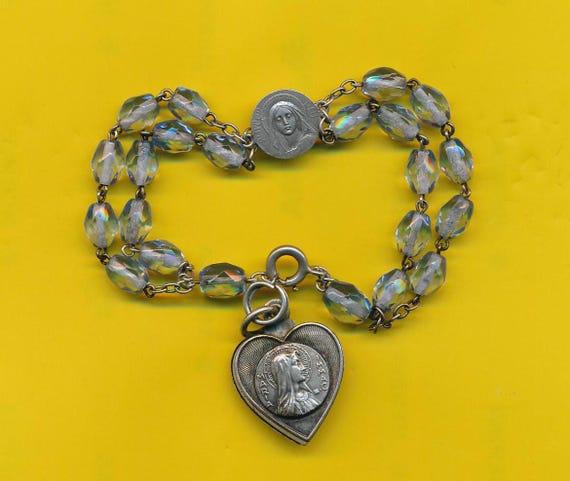 Bracelet Perles Nacre Et Métal Avec Médaille Bleue - Longueur 18 Cm - Neuf Sans Emballage