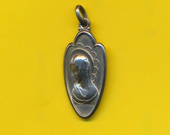 Kunst Moderne sterling zilveren bedel religieuze medaille hanger Portret van Maria - Lourdes (ref 4674)