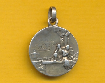 Antieke Sterling ZilverReligieuze Medaille charme hanger Jezus In de schaduw van het kruis I LOVE I SING I BELIEVE (ref 1809)
