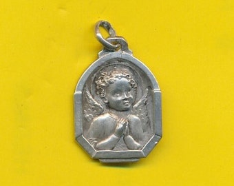 Vintage zilveren bedel religieuze medaille portret van biddende engel (ref 4885)