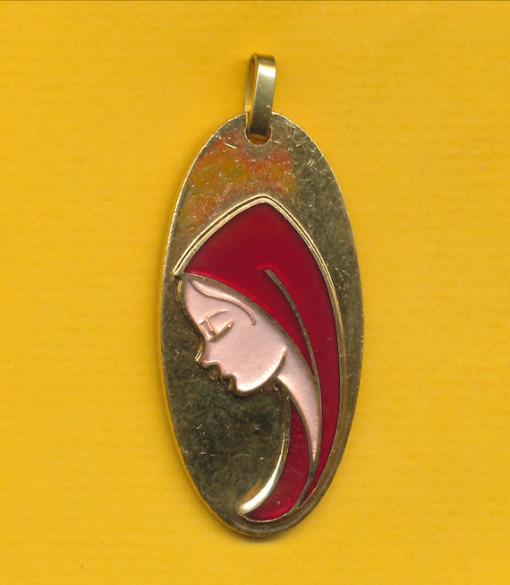Ancien Pendentif En Métal Argenté Avec Médaille Religieuse Et émaux - Occasion - État à Vérifier