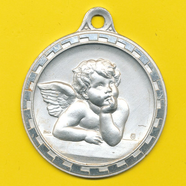 Médaille religieuse de brerceau représentant l'ange de Raphael (ref 3921)