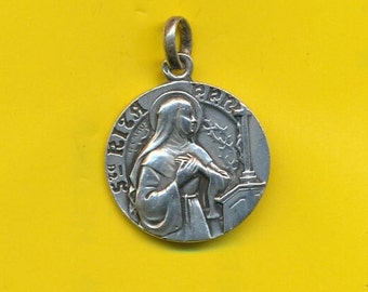 Antieke zilveren bedel religieuze medaille St Rita van Cascia ondertekend Camus (ref 4881)