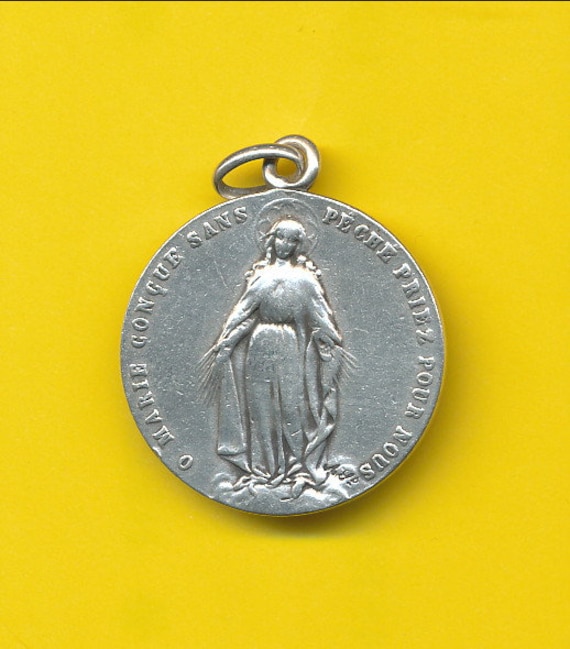 Médaille de Berceau Argent Vierge Marie Ajourée – Sanchis Salcedo