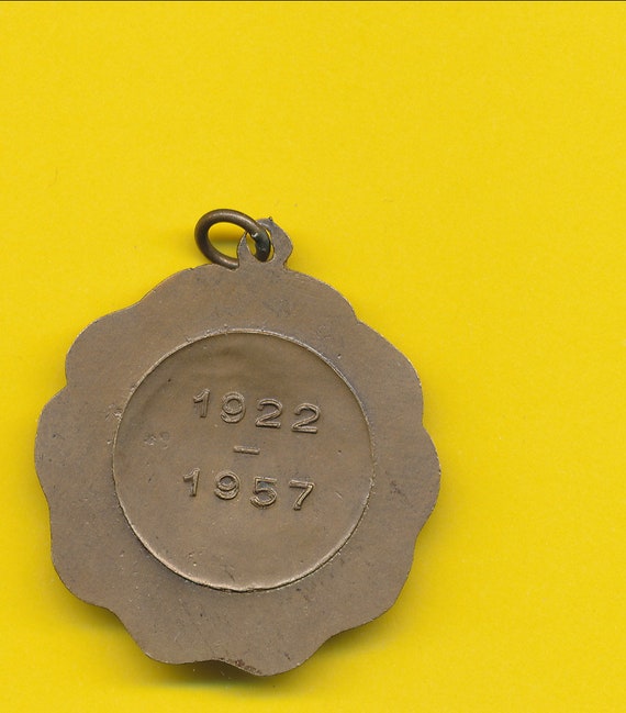 Rare Ancienne Broche Epingle Medaille, Competition De Ski De Fond Sport D Hiver