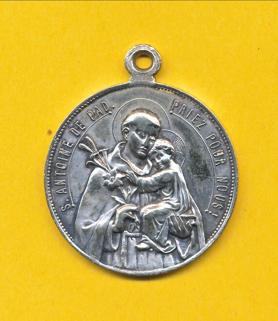 Large Sterling silver Art Modern religious charm medal pendant representing Saint ref 1695
