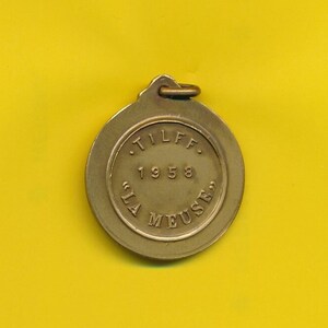 TRÈS GROSSE ET belle médaille en bronze doré de 235 g EUR 25,00