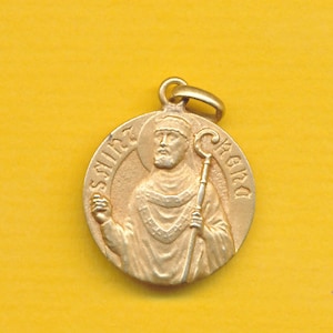 Antique Gold plated Religious Charm Medal Pendant Saint Renate - St Rene  (ref 1600)