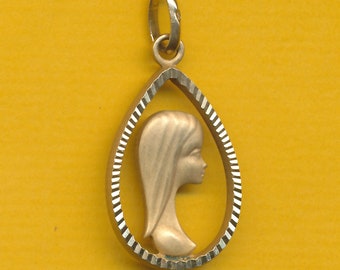 Vergulde metalen bedel religieuze medaille hanger Portret van Maria gedateerd 1960s - 1970s (ref 2637)
