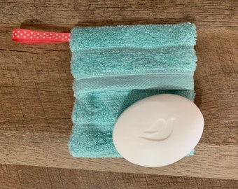 Soap pouch pocket; Soap Saver; Soap scrubber pocket; Soap scrubber pouch; Soap pouch; Soap pocket with loop