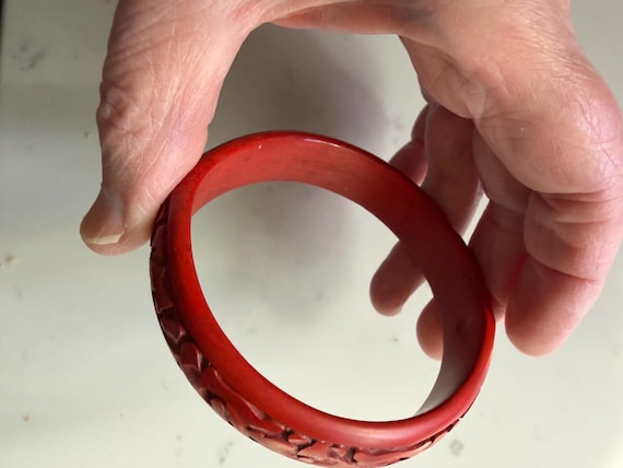 Cinnabar Bangle, Vintage Hand Carved Cinnabar Lacquer Bangle 70s, Chinese Red Cinnabar, Chinese Bangle, Carved Floral Pattern Cinnabar