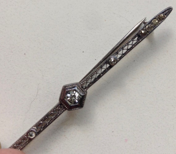 Vintage Art Deco Rhodium Plated Filigree Bar Pin with Rhinestones