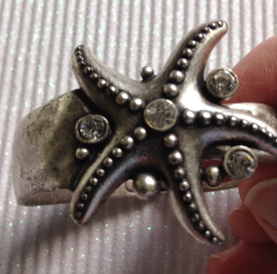 Vintage 1990's Starfish Rhinestone Cuff Bracelet … - image 1