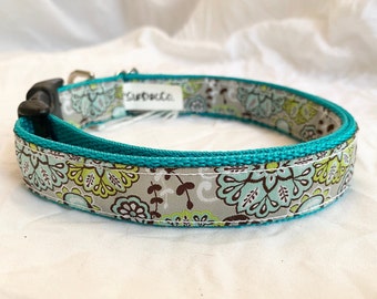 Blue and Green Floral Collar