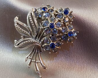 Coro Blue Bouquet Pin Brooch//Rhodium Silver Leaves and Stems//Pale Blue Petals//Bright Blue Centers//#1103