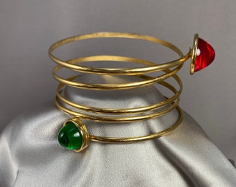 Bracelet//Arm band//Two stones, Red and green//Egyptian revival//20s Flapper Style//Gold tone spiral bands//5 Bands//Adjustable //Vintage