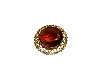 1950s – Vintage Mid-Century – Brosche – filigran, goldfarben, mit großem Bernstein-farbenem Pressglasstein
