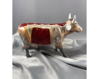6 CowParade【カウパレード】牛置物 Princess Leticia Cow Parade Daisy's Dream #9131 Frisbee Catching Cow 2001 Standing