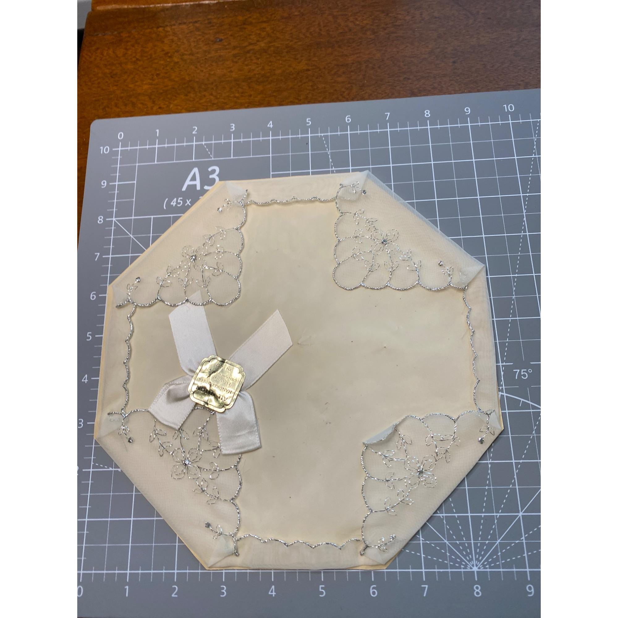 ヴィンテージ装飾ナイロンハンカチ オリジナルボックス 銀糸刺繍