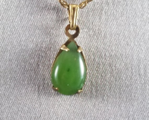 Jade Necklace Pendant Green Teardrop Stone Gold Setting - Green Jade Teardrop Pendant Necklace Jade Necklace Pendant Green Teardrop Stone Gold Setting - Green Jade Teardrop Pendant Necklace