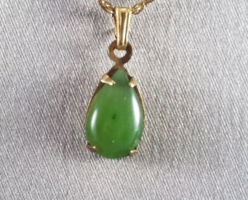 Jade Necklace Pendant Green Teardrop Stone Gold Setting Ged Marked Solitaire Gift For Her Vintage Anniversary Birthday - Green Jade Teardrop Pendant Necklace Jade Necklace Pendant Green Teardrop Stone Gold Setting Ged Marked Solitaire Gift For Her Vintage Anniversary Birthday - Green Jade Teardrop Pendant Necklace