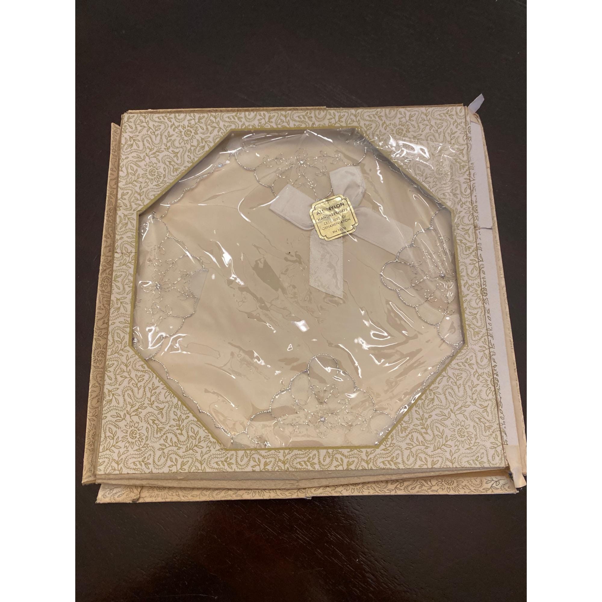 ヴィンテージ装飾ナイロンハンカチ オリジナルボックス 銀糸刺繍