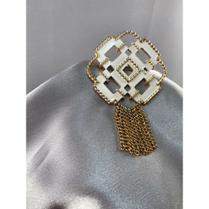 Avon Brooch Pin White Enamel Geometric Gold Twisted Roping Fringe Vintage image 2