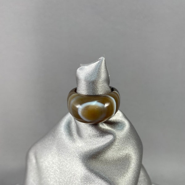 Ring//Sardonyx stone//Carved and polished//Brown//black and white stripes//Size 9//Dome crown//organic//Natural element